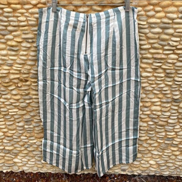 Chaser x Revolve Silk Like Flow Wide Leg Green Stripe Pants. Size Medium. NWT - Picture 2 of 4